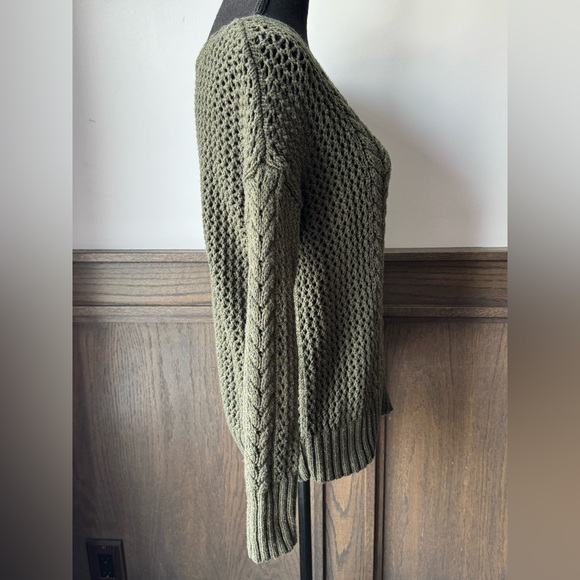 American Eagle Outfitters Dark Green Knit Sweater Euc medium - Picture 5 of 8